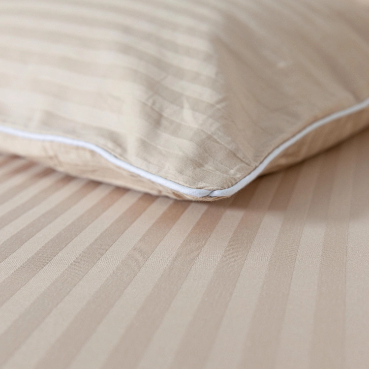 Beżowa bawełniana pościel hotelowa adamaszek z bizą 200x220 Mariot