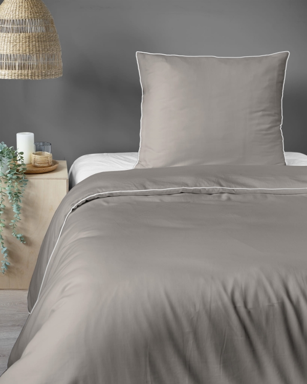 Ekskluzywna beżowa pościel hotelowa z makosatyny z bizą 140x200