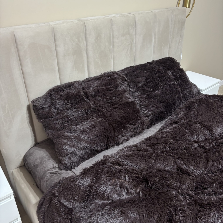 Pościel futrzana włochacz czekoladowa świąteczna zimowa 200x220