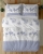 Bawełniana pościel 220×200 biała w lawendowe kwiaty 5489A Home Satin