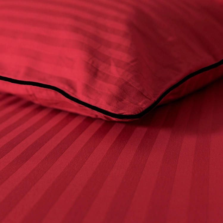 Czerwona bawełniana pościel hotelowa adamaszek z bizą 160x200 Mariot